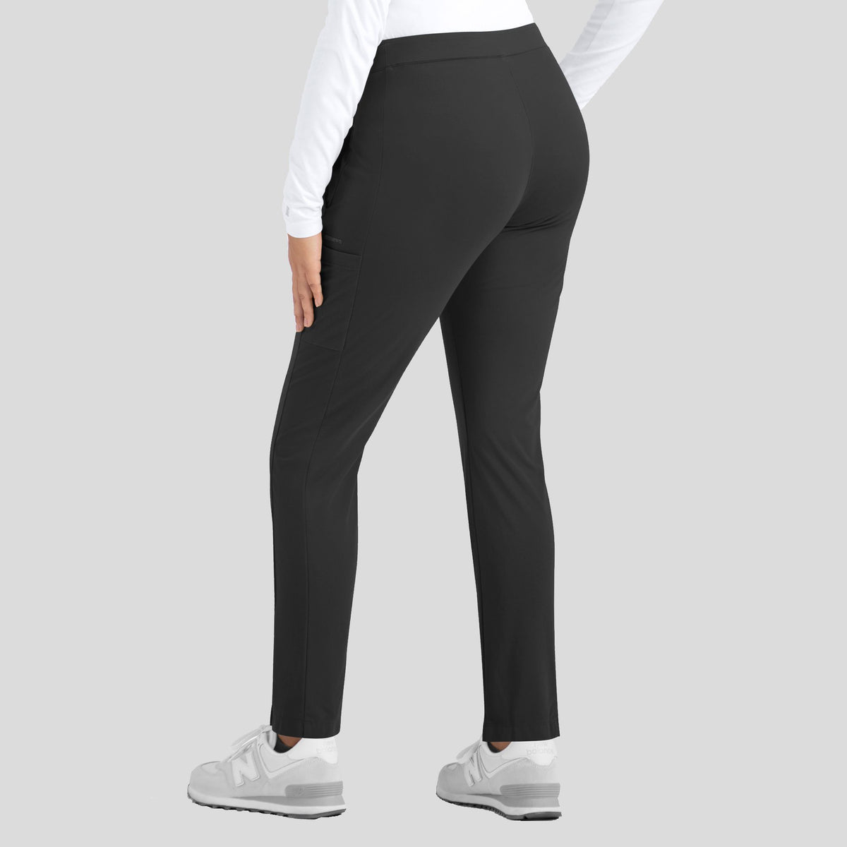 Women's Mid Rise Tapered Pant