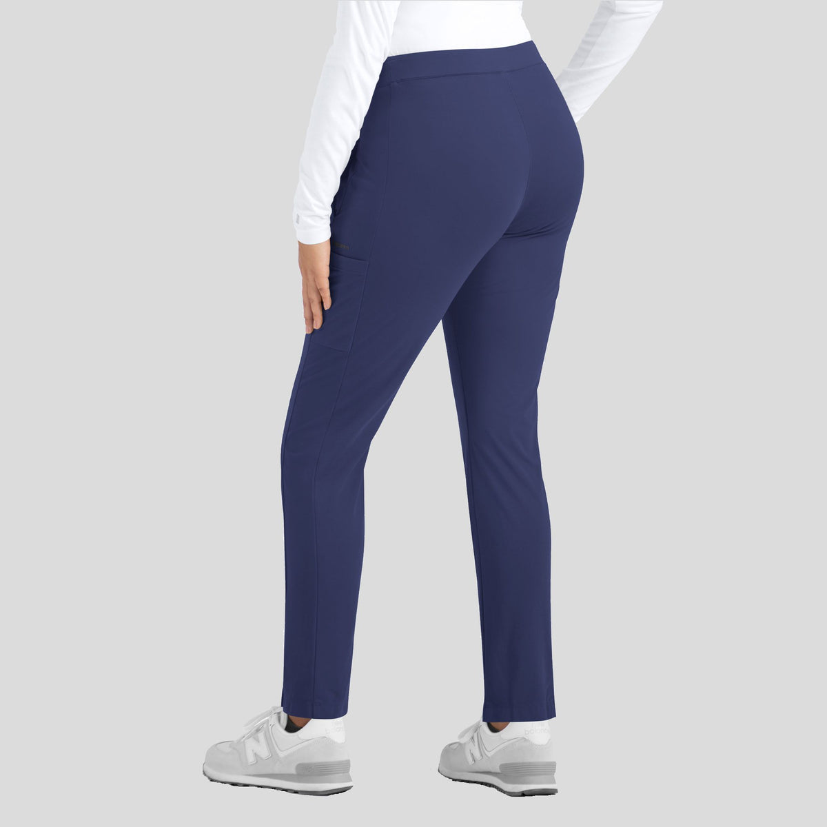 Women's Mid Rise Tapered Pant
