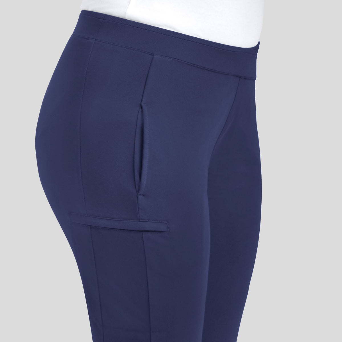 Women's Mid Rise Tapered Pant