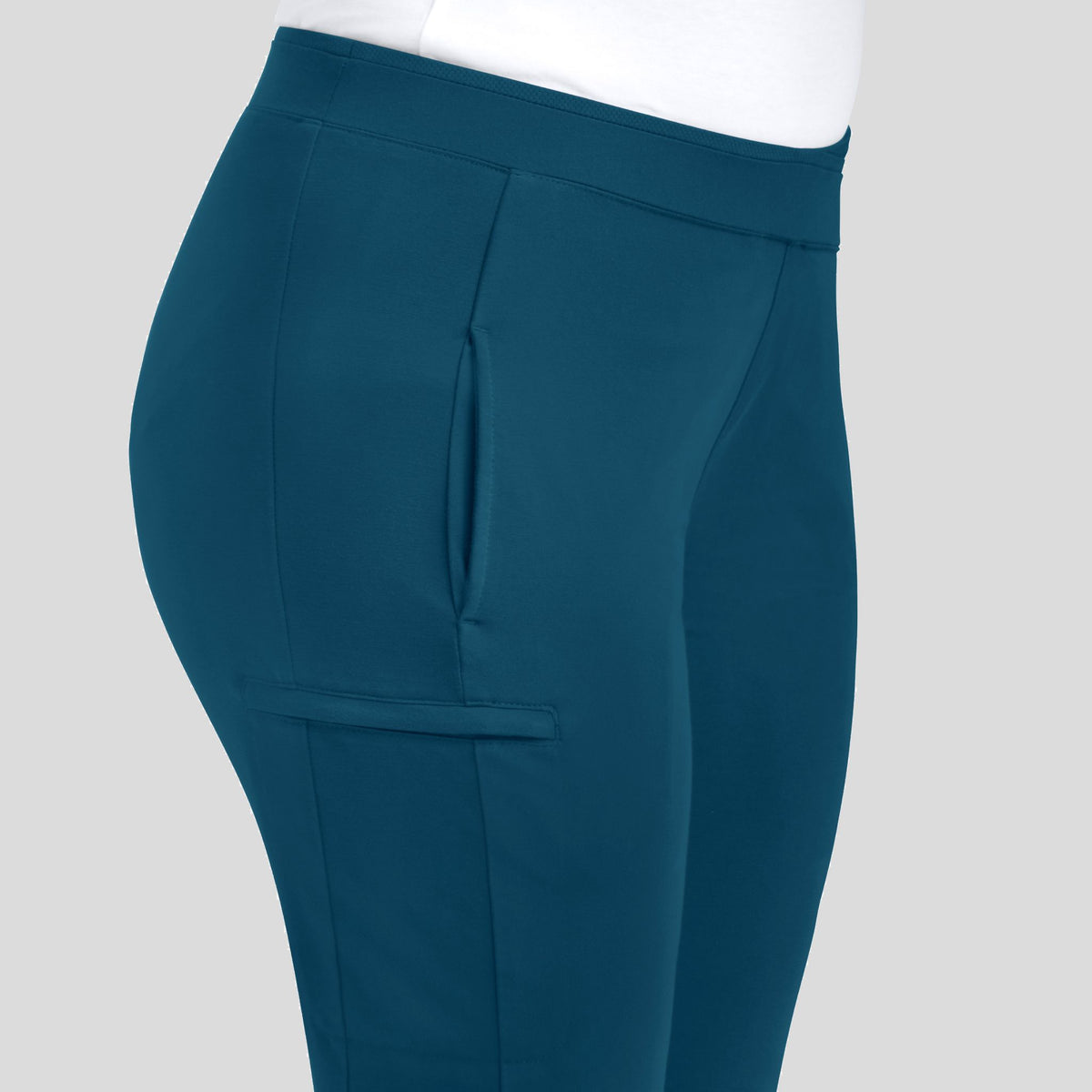 Women's Mid Rise Tapered Pant