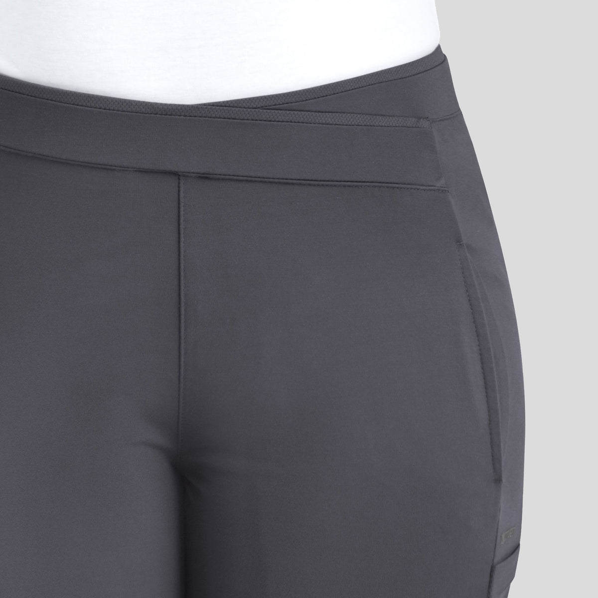 Women's Mid Rise Tapered Pant